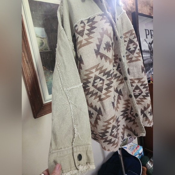 Aztec Beige Jacket - Picture 2 of 4